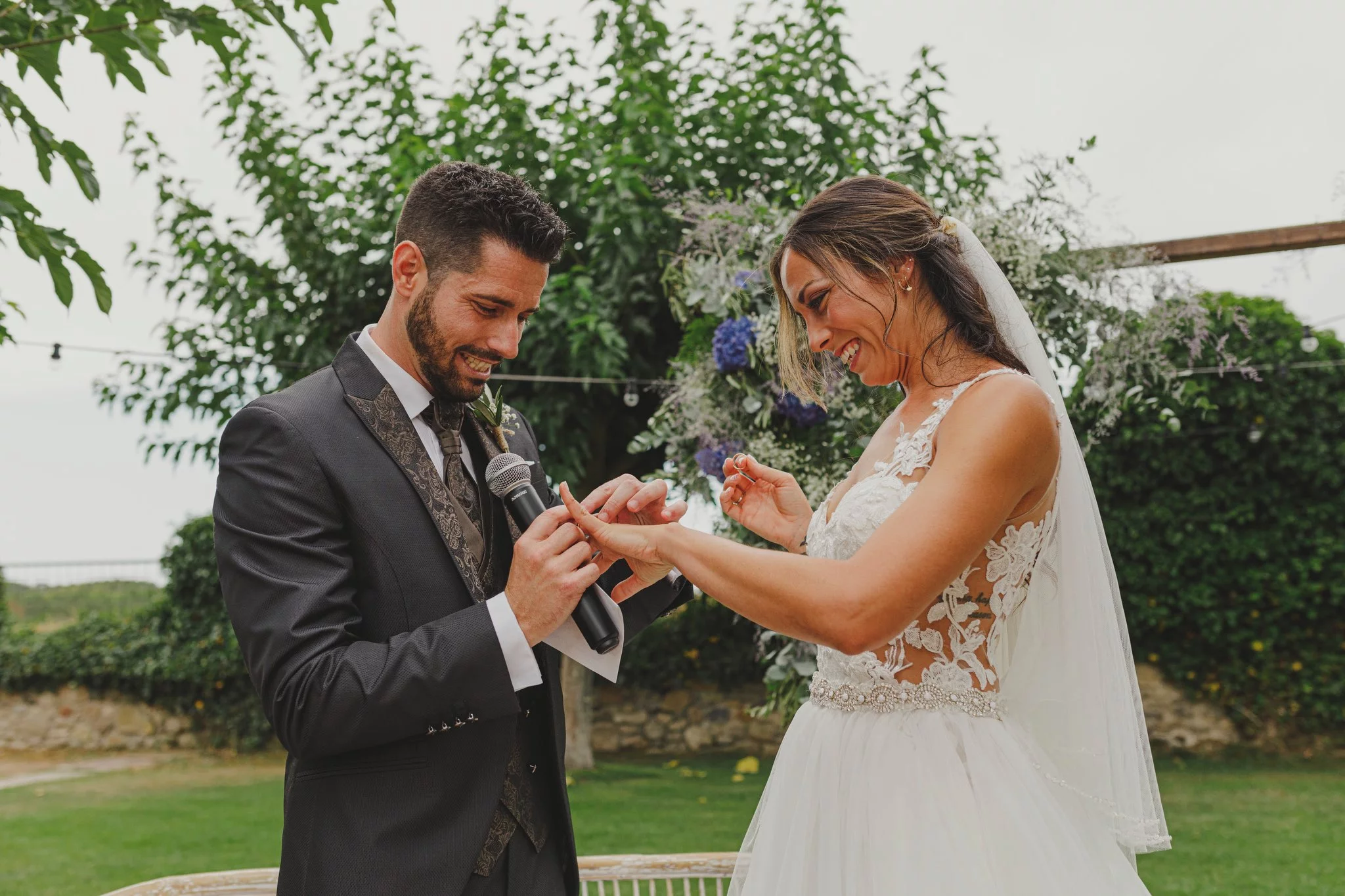 weddings in Girona and Costa Brava. Original couples photography